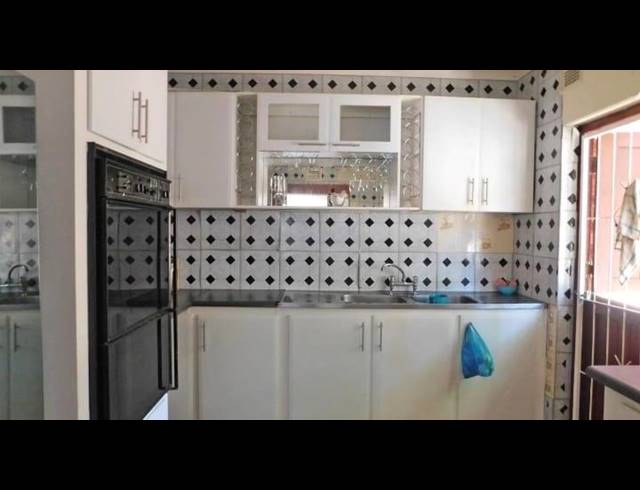 3 BEDROOM HOUSE FOR SALE IN ILLOVO GLEN